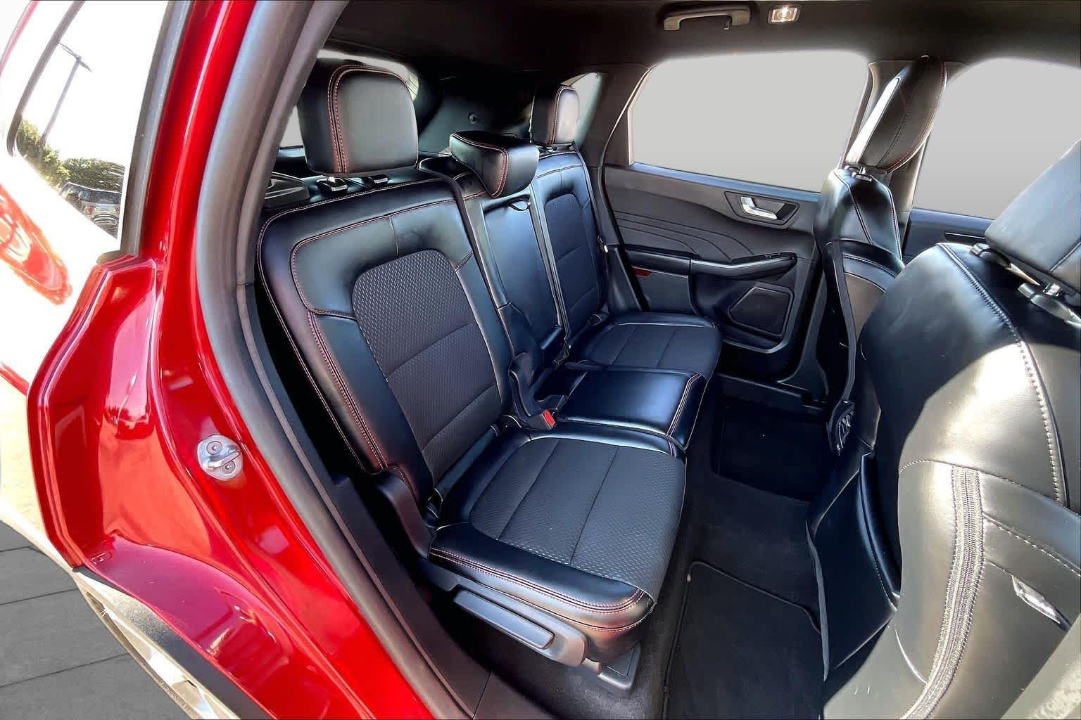 Used 2025 Rapid Red Metallic Tinted Clearcoat Ford ST-Line image 19