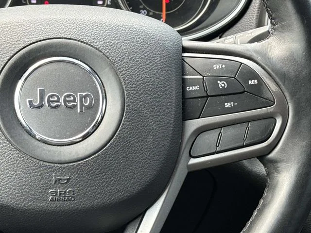 Used 2019 Black Jeep Latitude Plus image 22