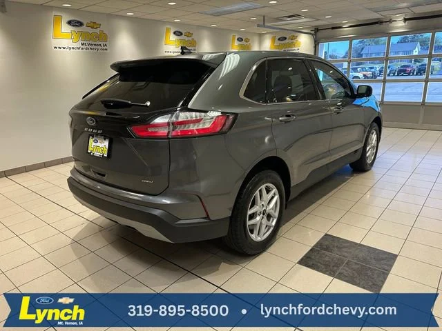 Used 2024 Gray Ford SEL image 25