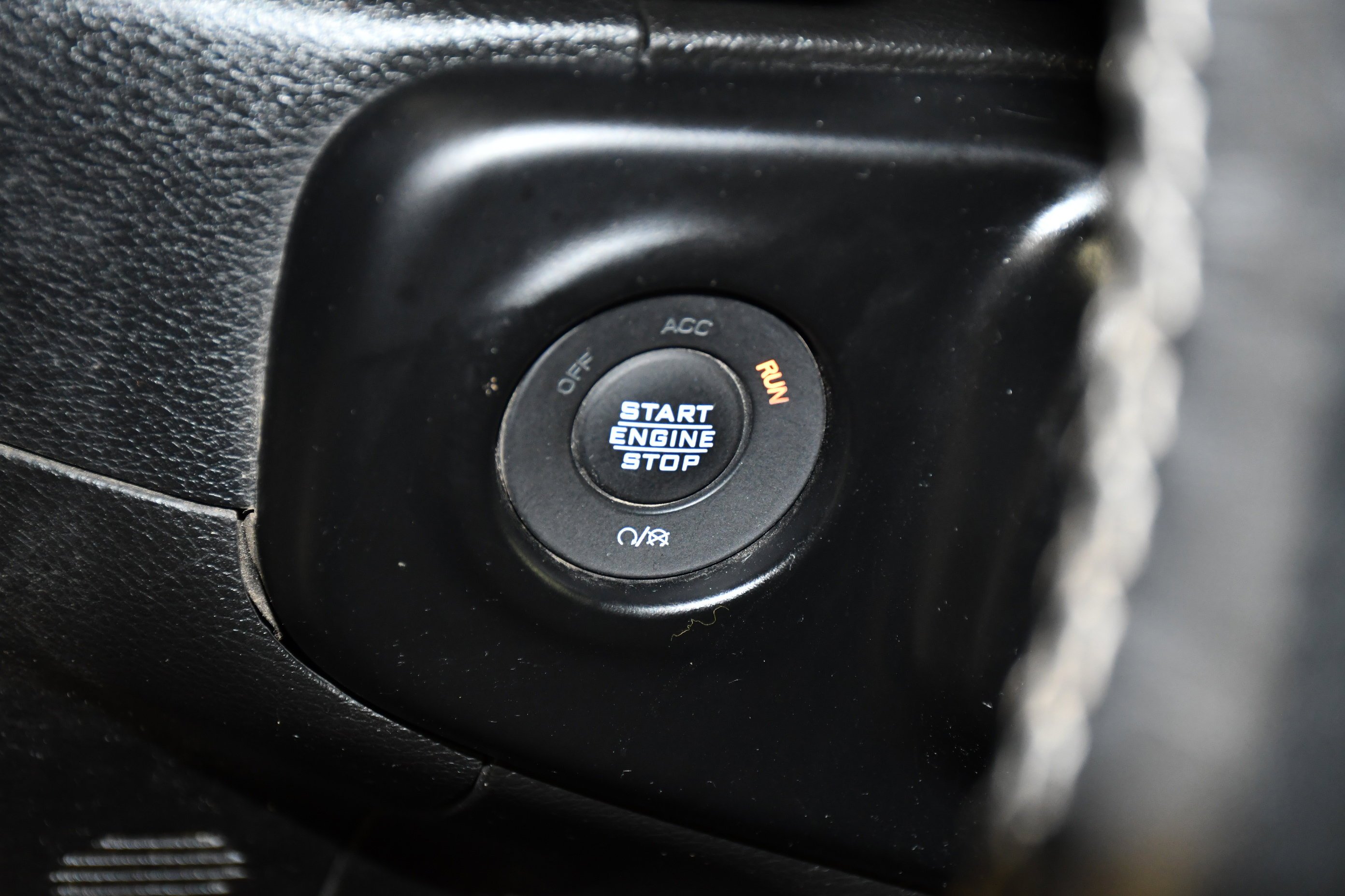 Used 2021 Bright White Clearcoat Jeep Overland image 28