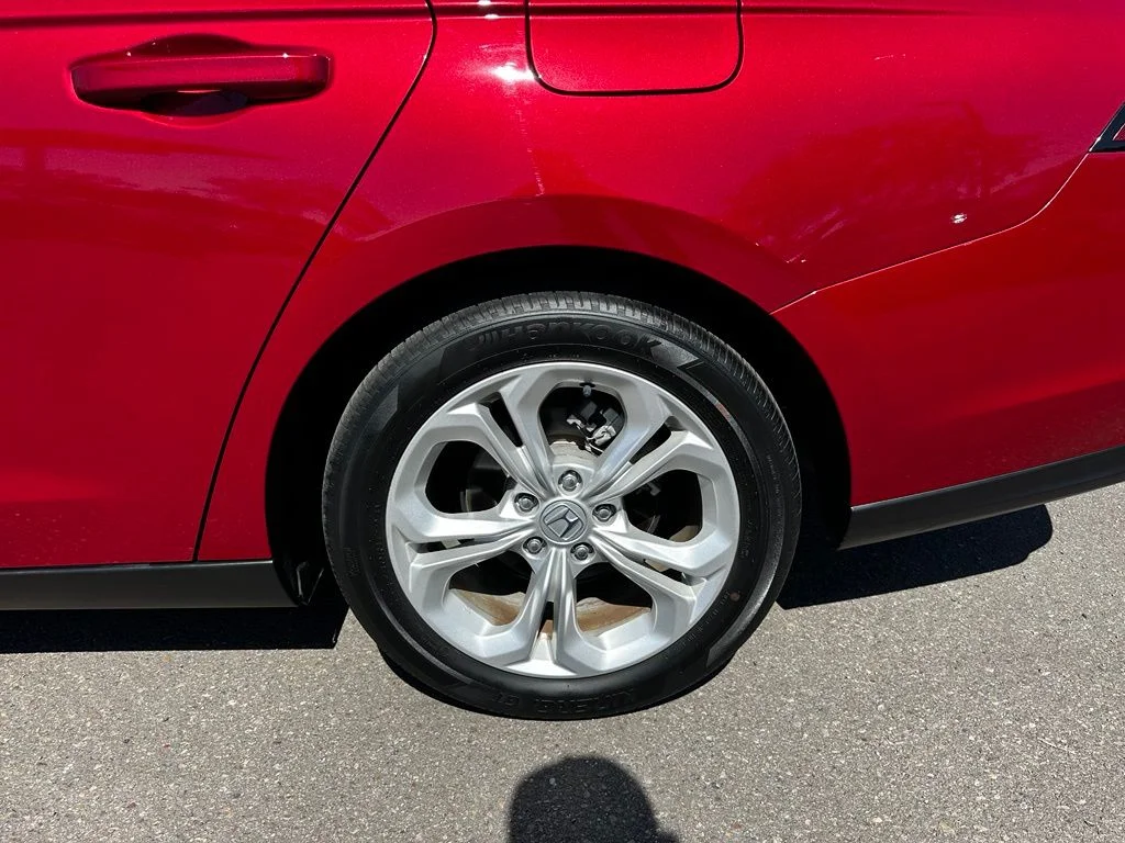 Used 2023 Red Honda LX image 9