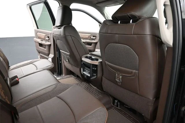 New 2026 Diamond Black Crystal Pearl-Coat Exterior Paint RAM Limited image 15