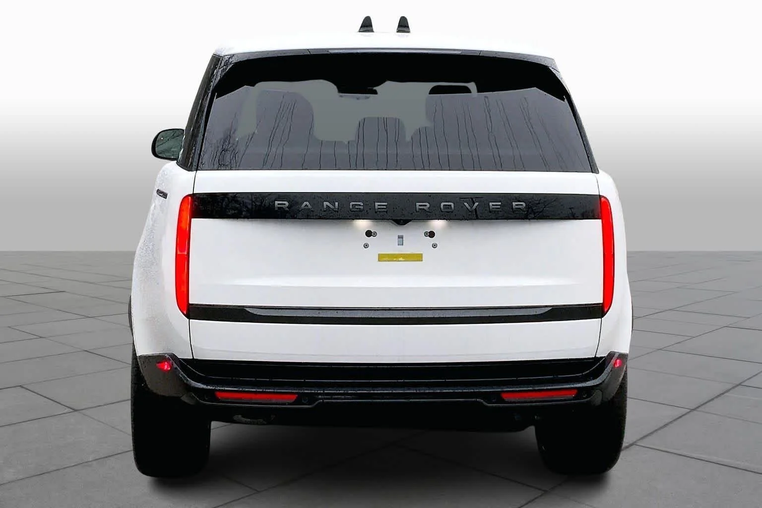 New 2026 Fuji White Land Rover SE image 4