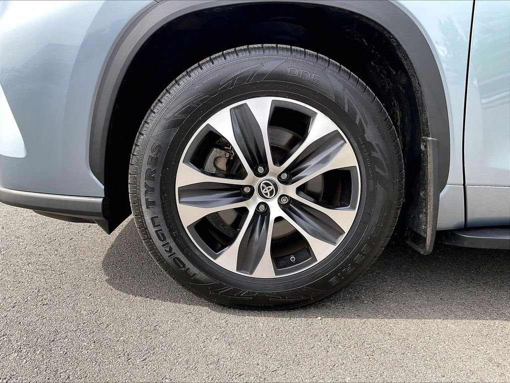 Used 2020 Blue Toyota XLE image 23