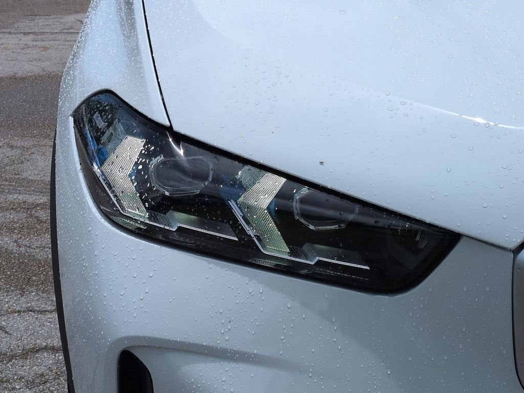 New 2026 Alpine White BMW xDrive40i image 10