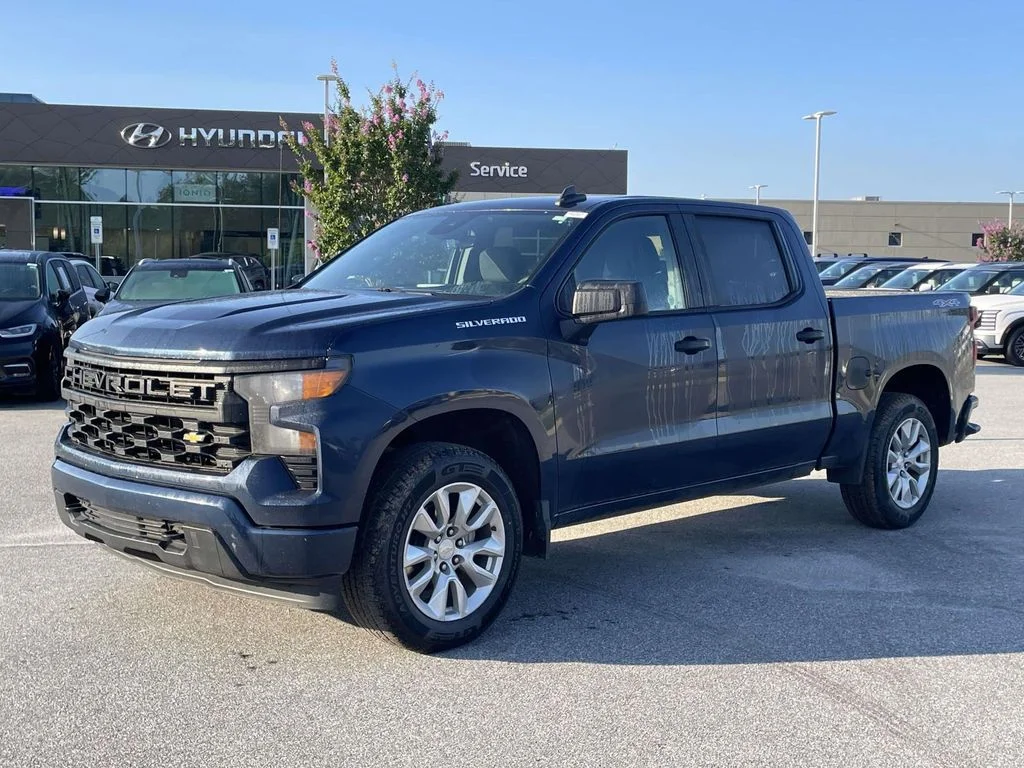Used 2022 Northsky Blue Metallic Chevrolet Custom image 23