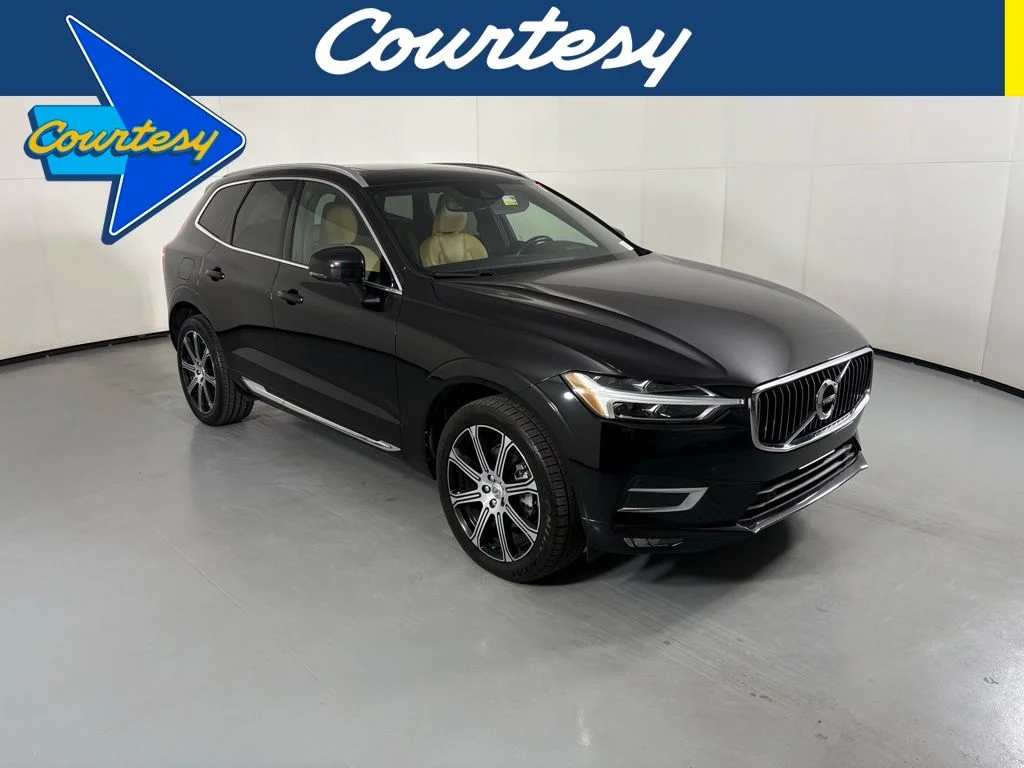 Used 2021 Black Volvo T5 Inscription image 1