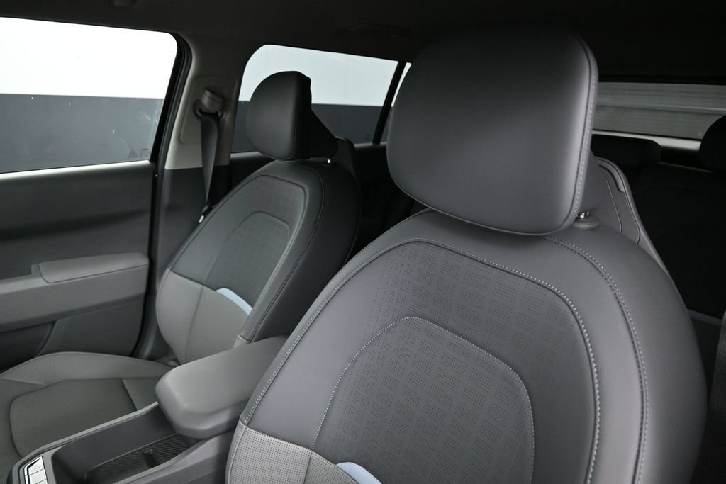New 2027 Aurora Black Pearl Kia Wind image 9