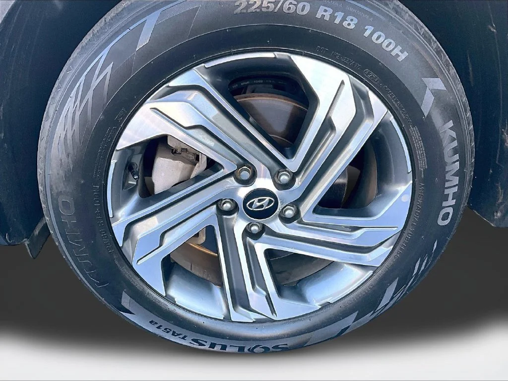 Used 2024 Gray Hyundai SEL image 10