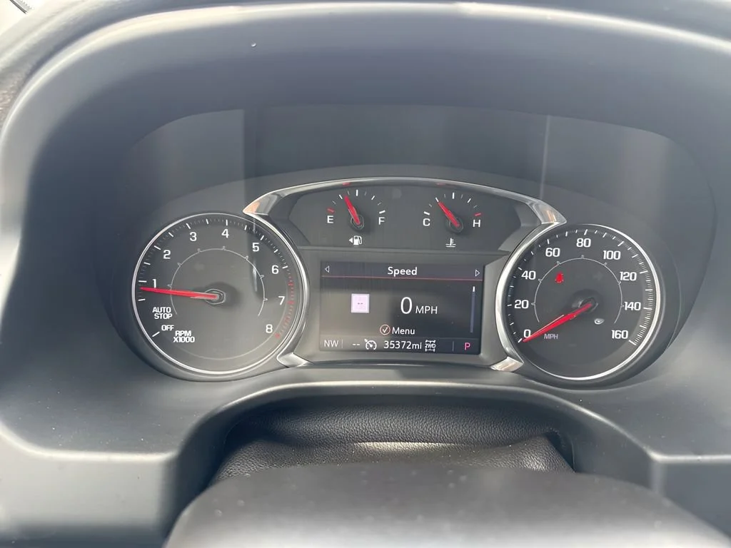 Used 2023 Summit White GMC SLT image 27