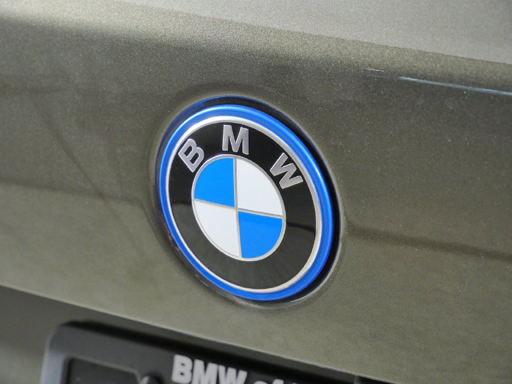 New 2026 Manhattan Green Metallic BMW xDrive50e image 11