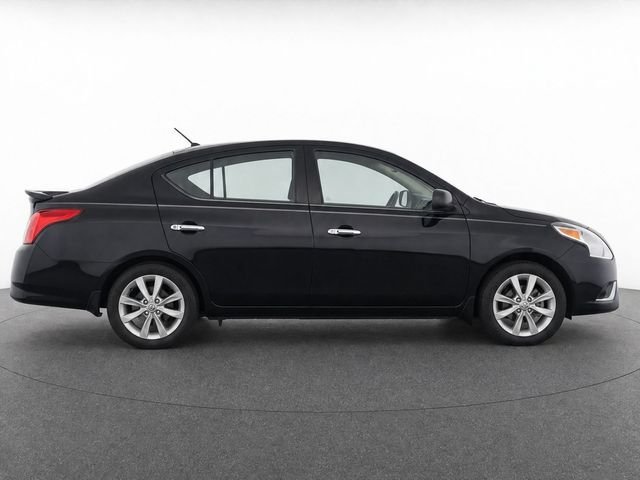 Used 2014 Black Nissan 1.6 SL image 8