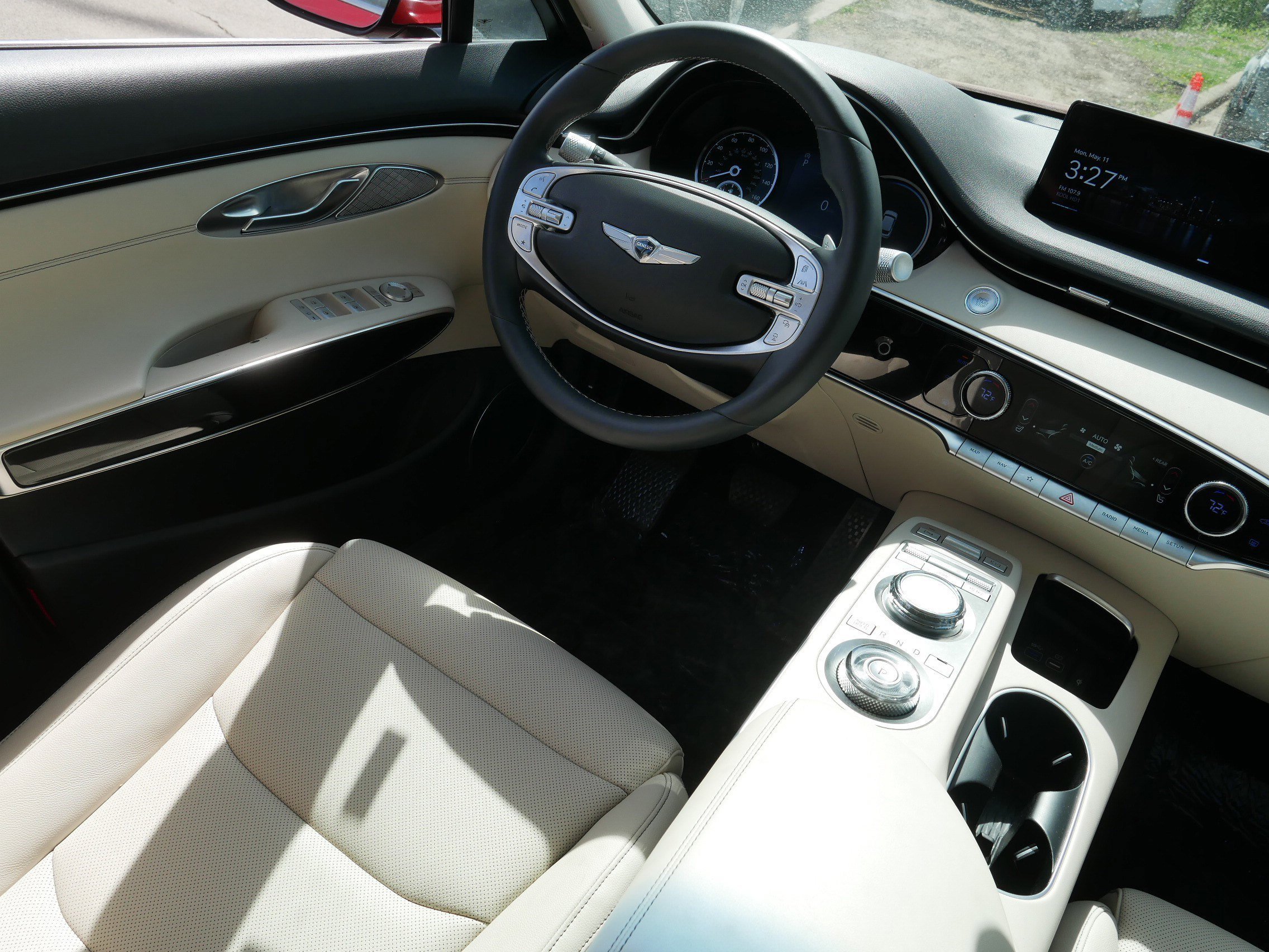 2022 GENESIS GV70 Standard - Photo 9