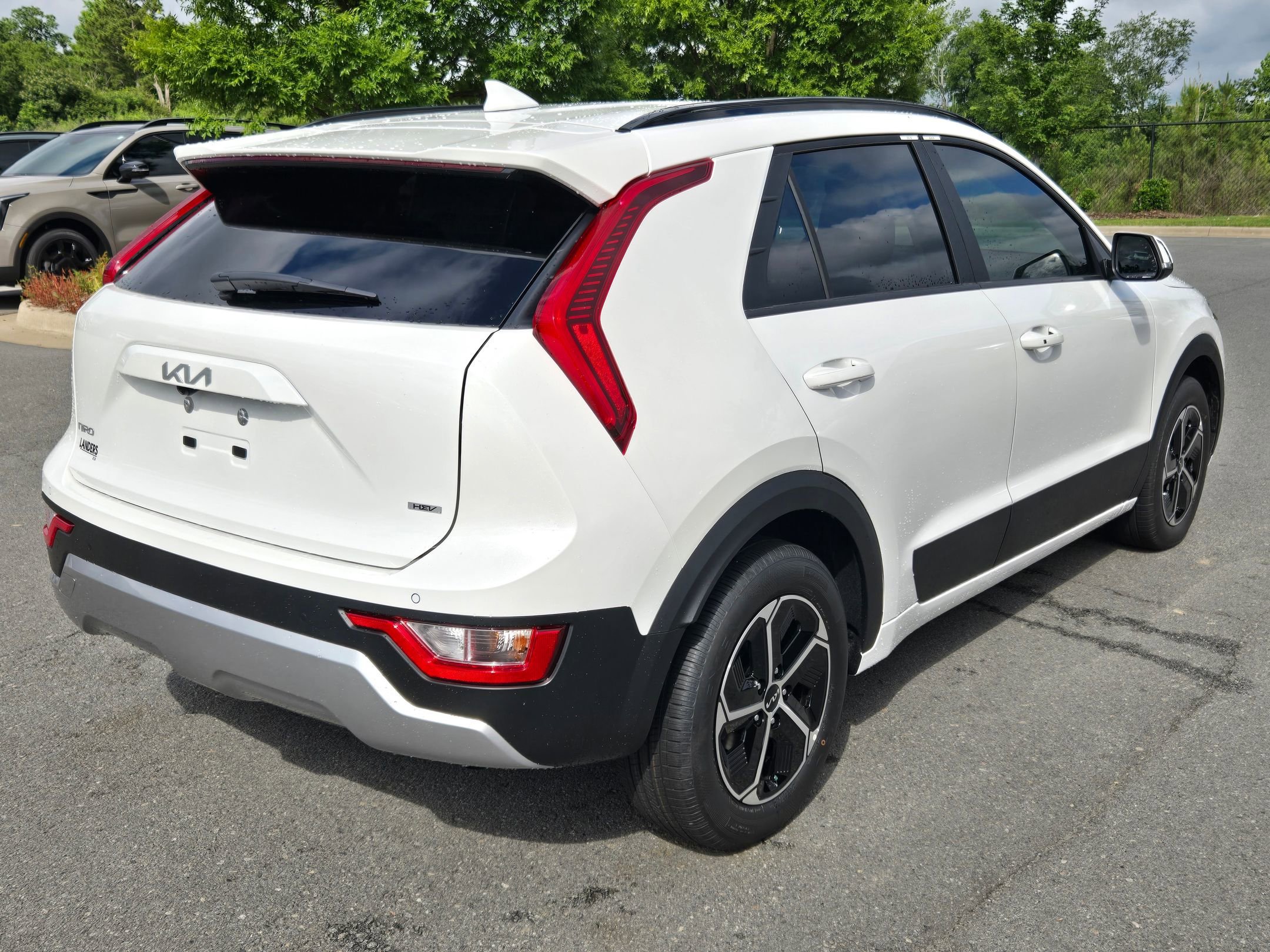 New 2026 Snow White Pearl Kia EX image 7