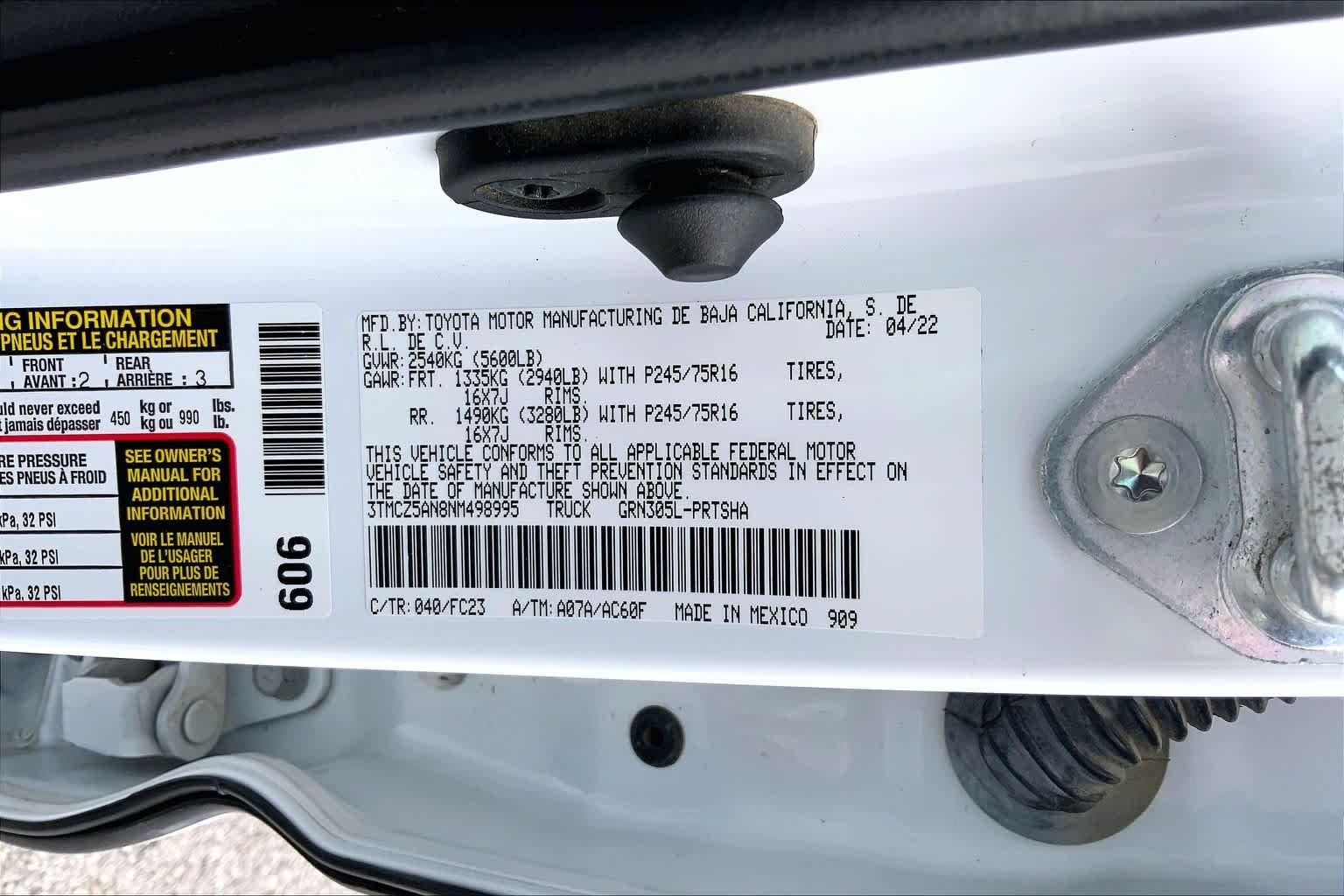 Used 2022 White Toyota SR5 image 36