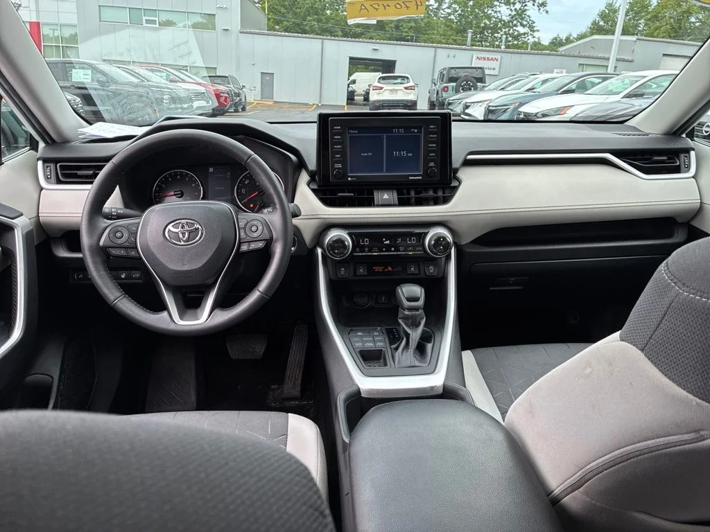 Used 2022 White Toyota XLE image 29