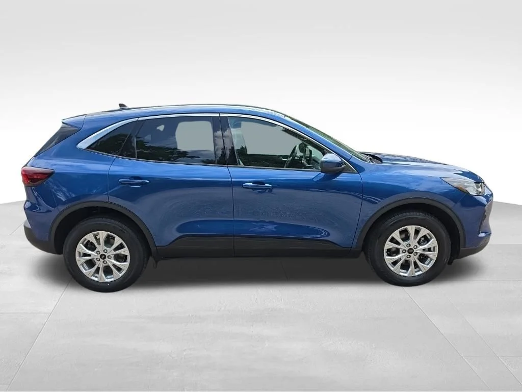 Used 2023 Blue Ford Active image 4