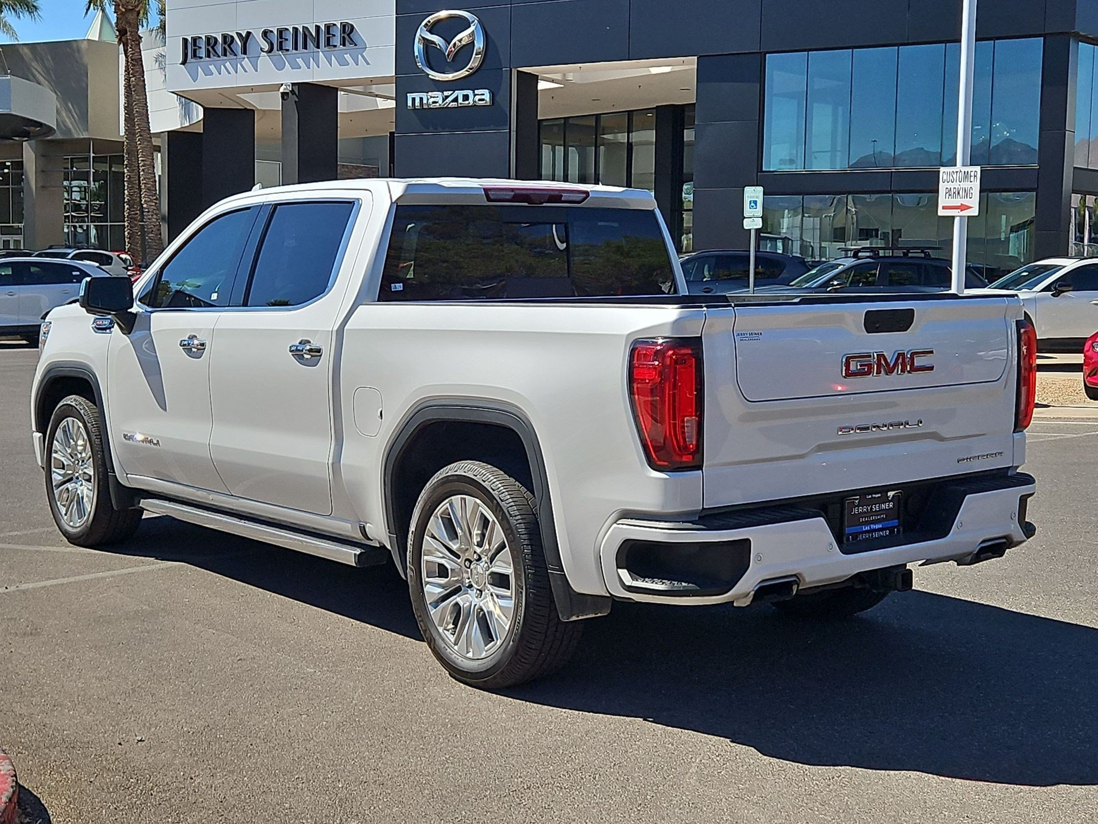 Used 2020 White Frost Tricoat GMC Denali image 4