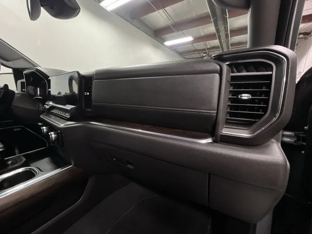2024 GMC Sierra 1500 SLT - Photo 30