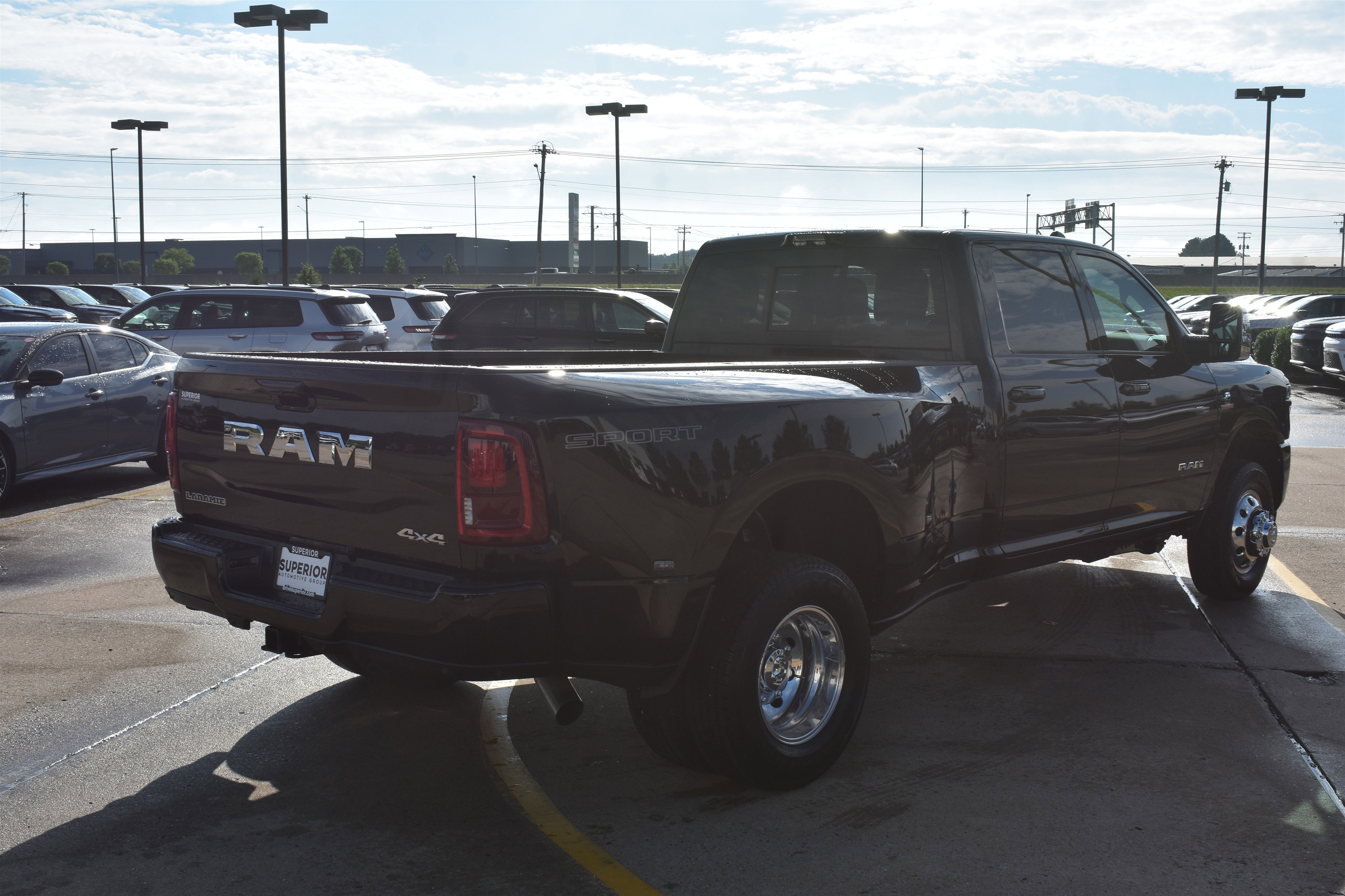 New 2026 Diamond Black Crystal Pearl-Coat Exterior Paint RAM Laramie image 5