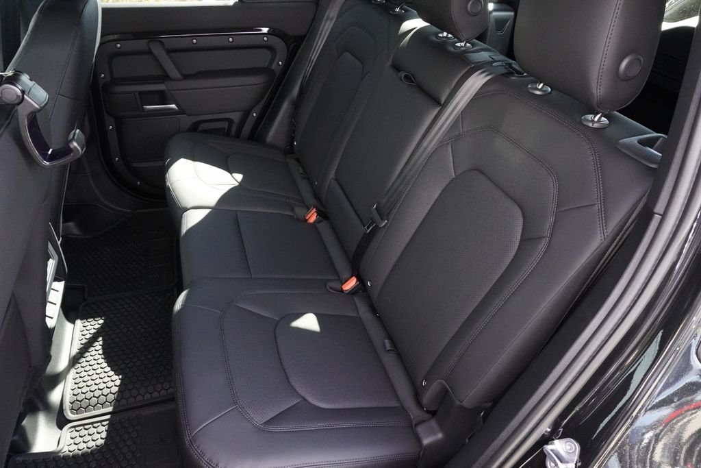 New 2026 Santorini Black Land Rover S image 30