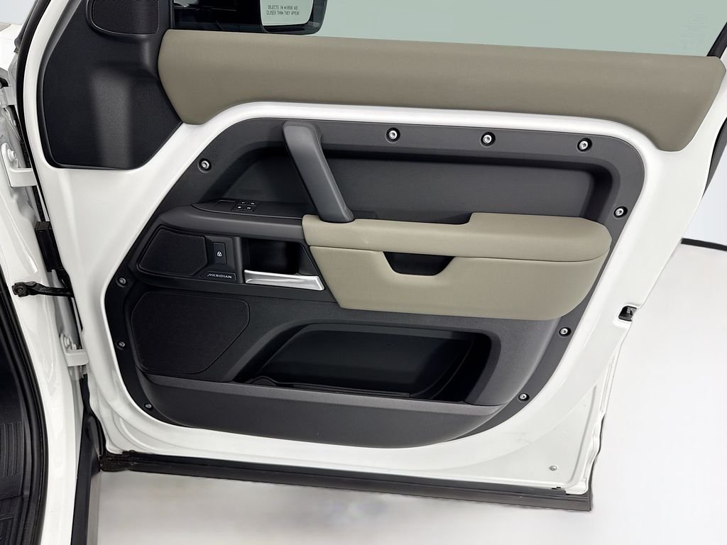 Certified Used 2026 Fuji White Land Rover S image 24