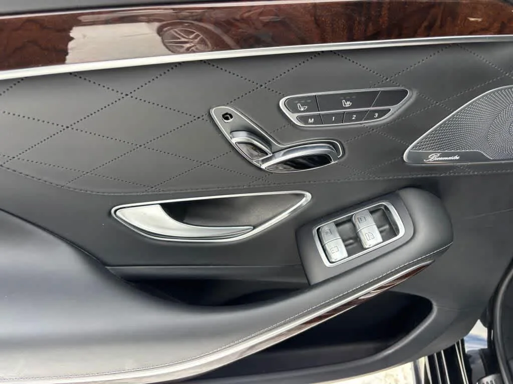 Used 2020 Obsidian Black Metallic Mercedes-Benz S 560 image 11