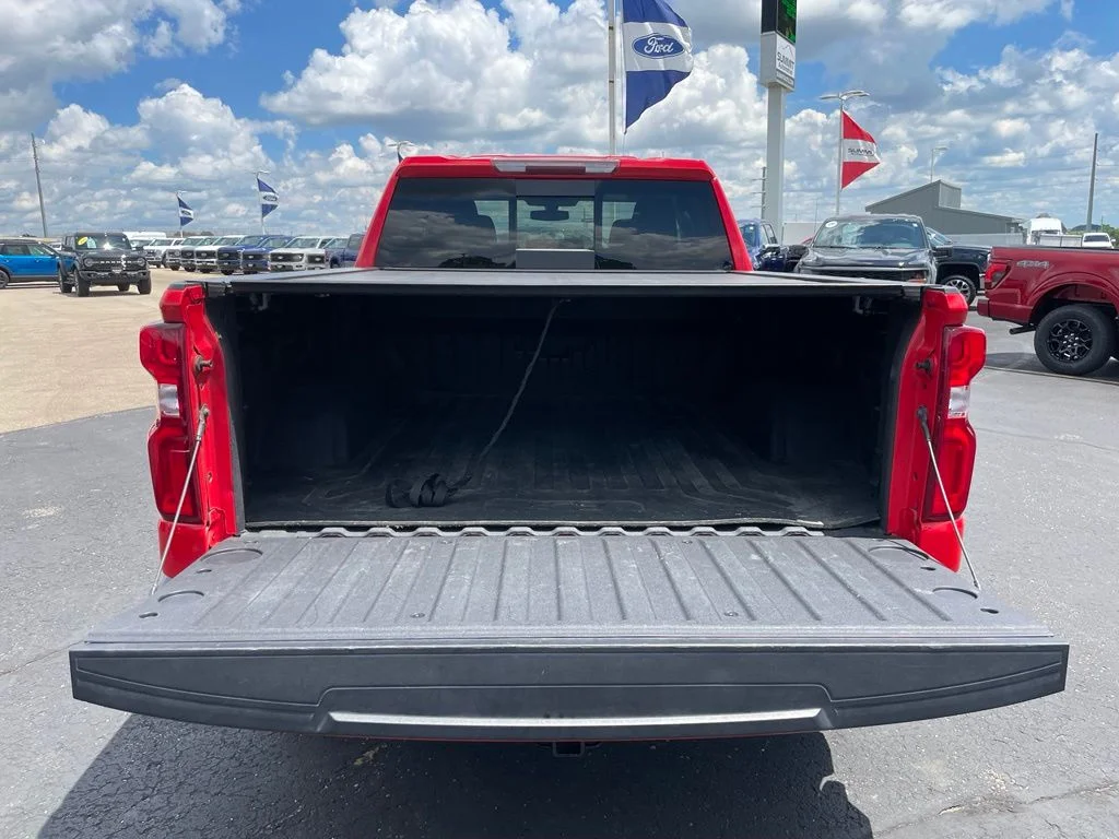 Used 2020 Red Chevrolet RST image 27