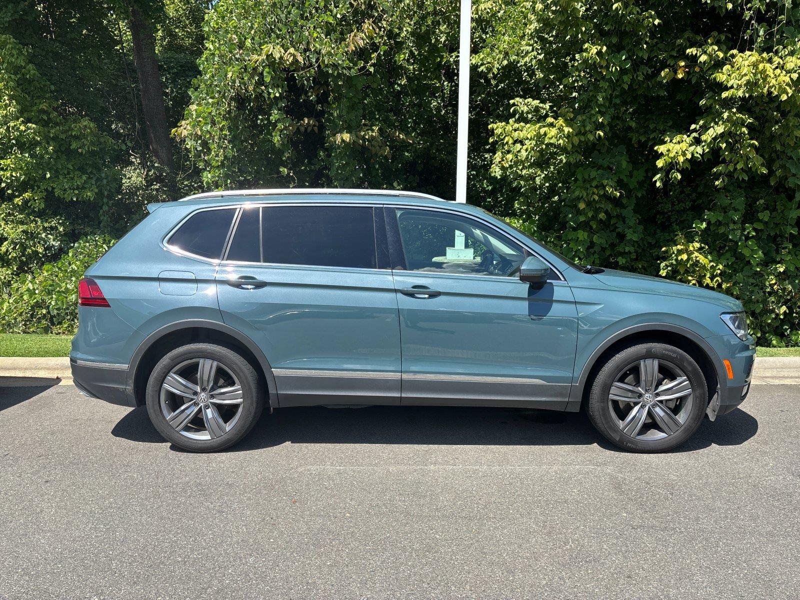 Used 2020 Silk Blue Metallic Volkswagen SEL image 6
