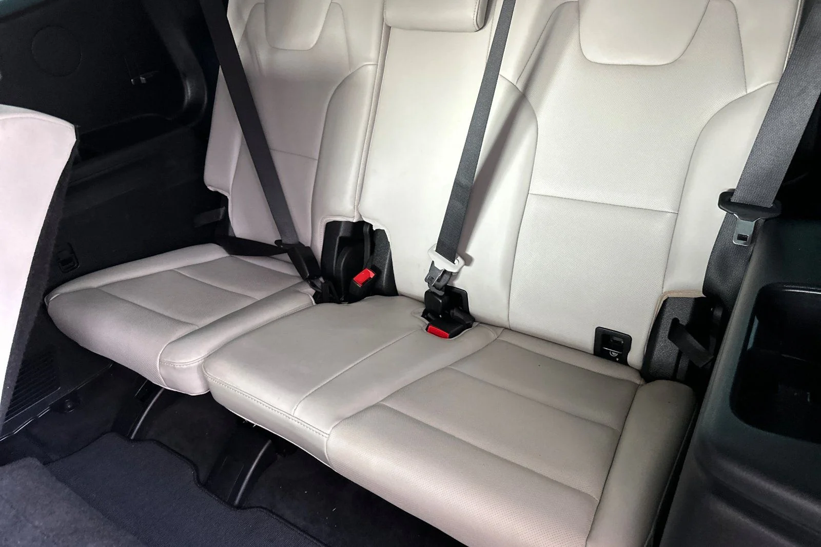Used 2020 White Kia EX image 15