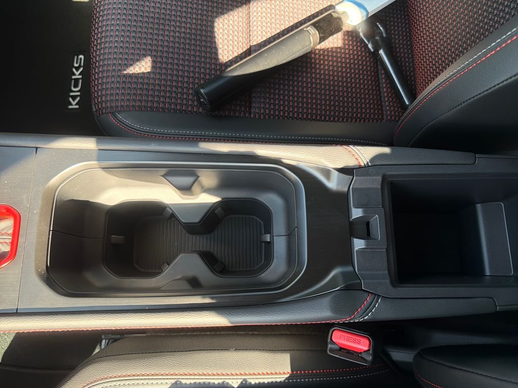 New 2026 Nissan Kicks SR 4D Sport Utility