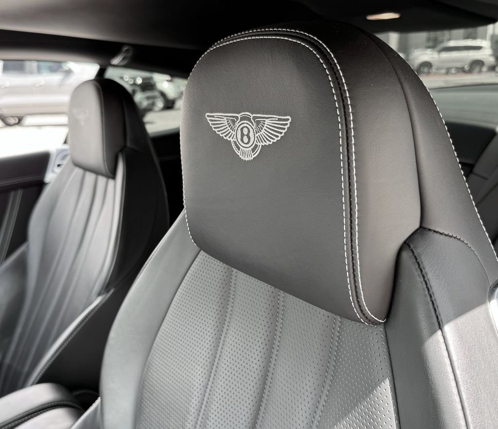 Used 2012 Black Bentley Base image 17