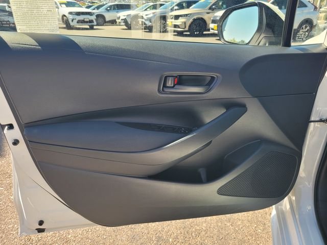 Used 2022 White Toyota LE image 18