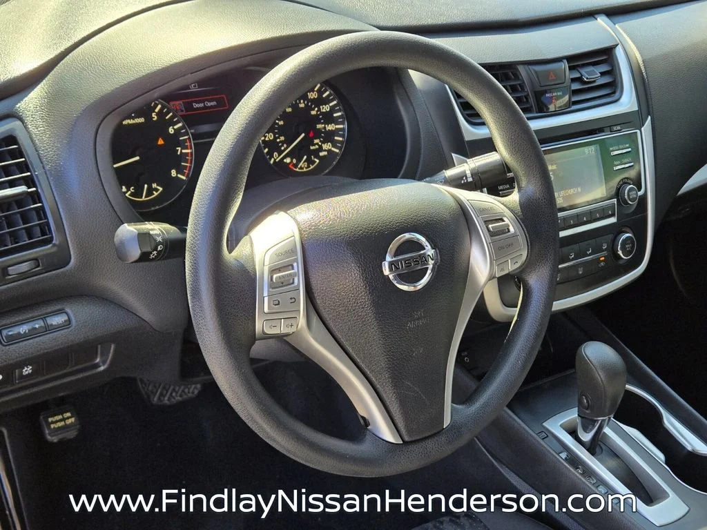 Used 2016 Black Nissan 2.5 S image 21