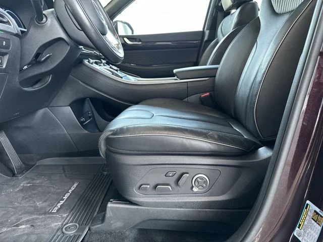 Used 2023 Red Hyundai Calligraphy image 13