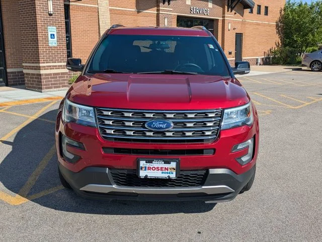 Used 2017 Red Ford XLT image 2