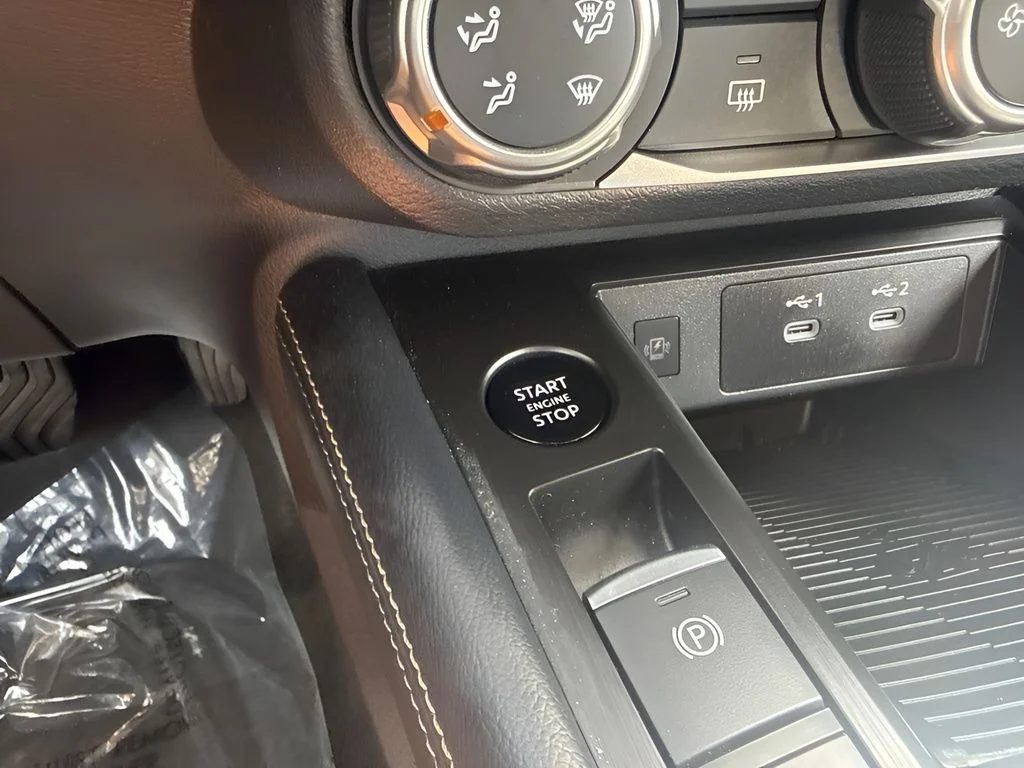 Used 2025 Brown Nissan SV image 13