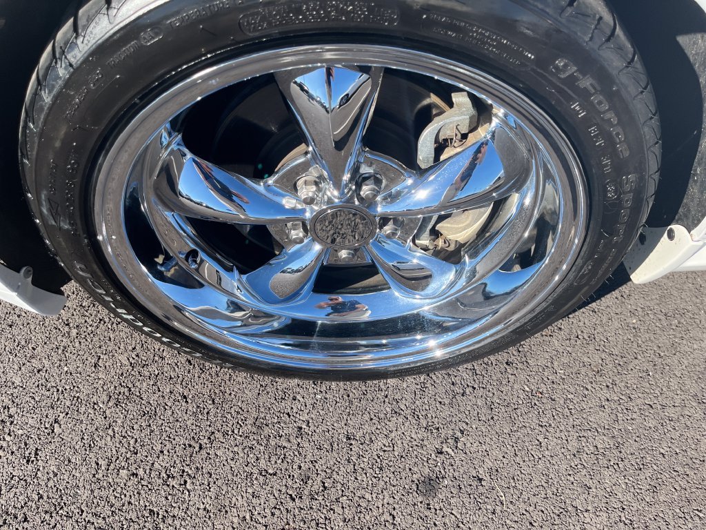 Used 2007 White Ford  image 9