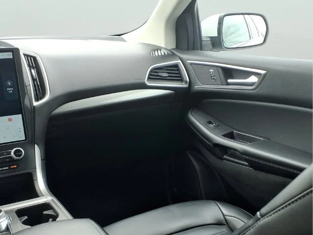 Used 2023 White Ford SEL image 23