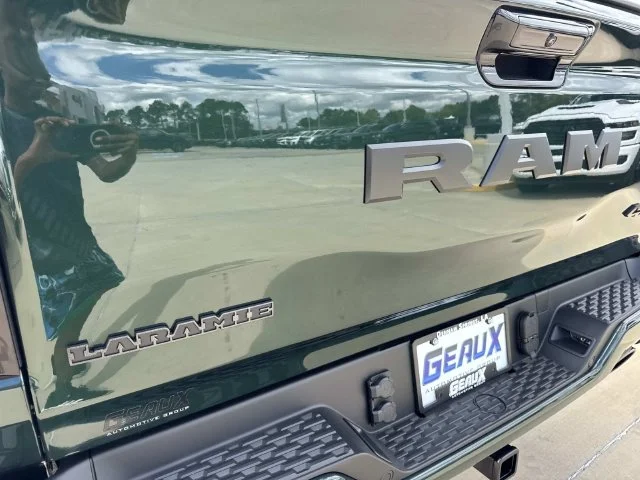 New 2027 Serrano-Green Metallic Exterior Paint RAM Laramie image 17