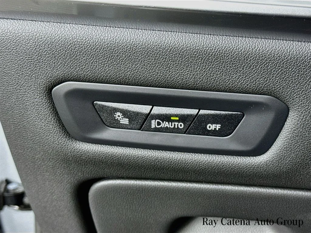 Used 2026 Gray BMW xDrive40i image 10