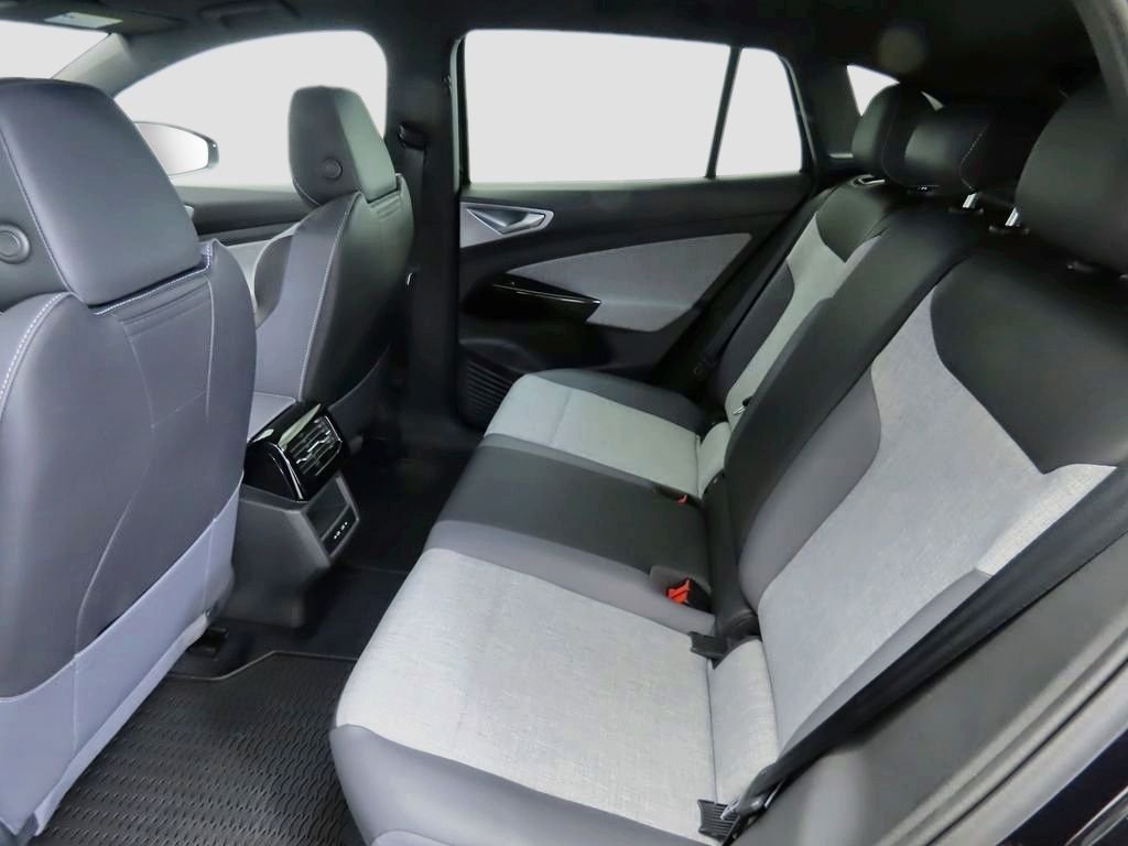 New 2026 Deep Black Pearl Volkswagen Pro image 19