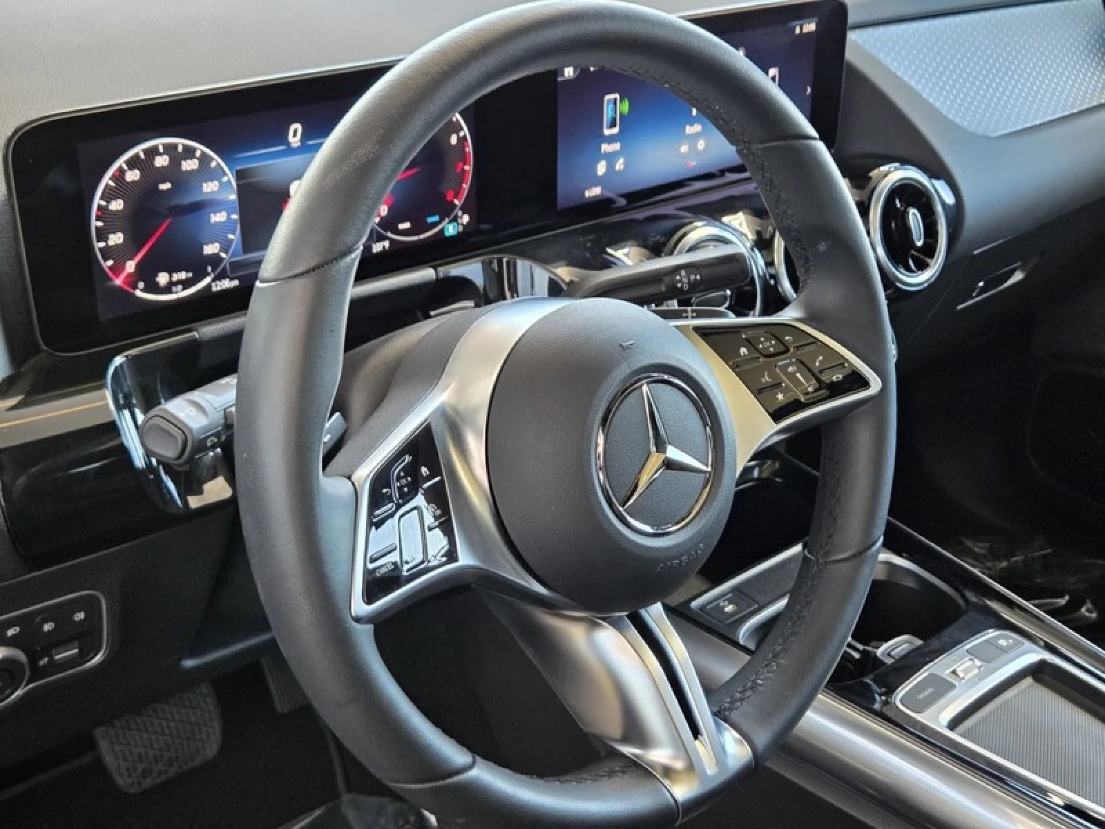 Used 2026 Cosmos Black Metallic Mercedes-Benz GLA 250 image 25
