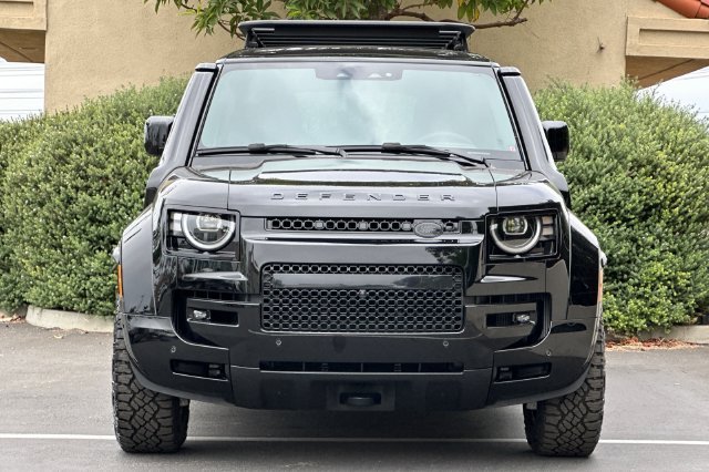 New 2026 Narvik Black Land Rover  image 8