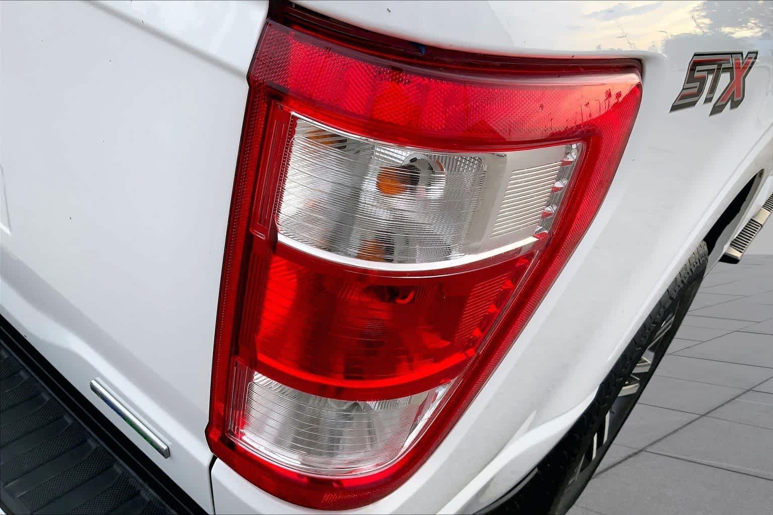 Used 2023 Oxford White Ford XL image 23