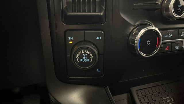 Used 2024 Agate Black Metallic Ford XLT image 29