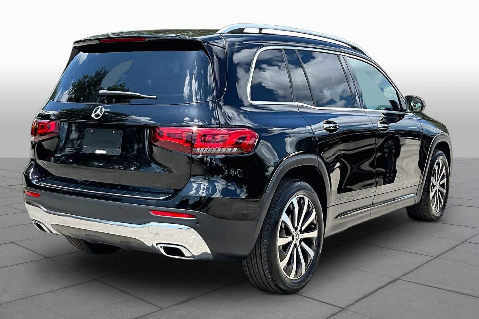 Used 2023 Night Black Mercedes-Benz GLB 250 image 13