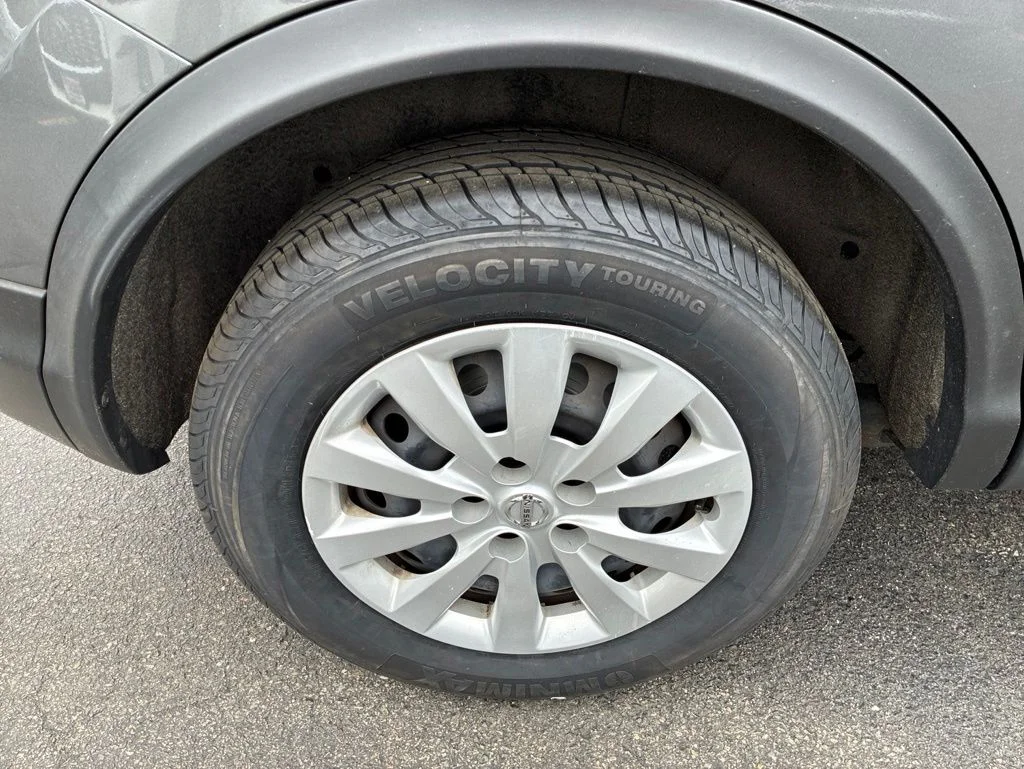 Used 2020 Gray Nissan S image 12