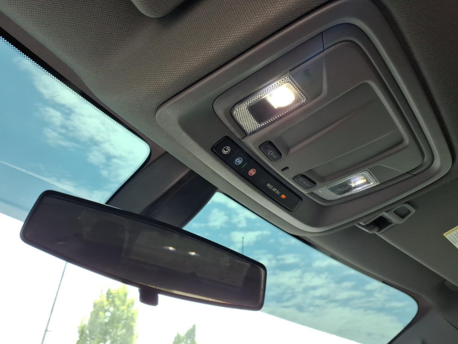 Used 2021 Silver Ice Metallic Chevrolet Custom image 10