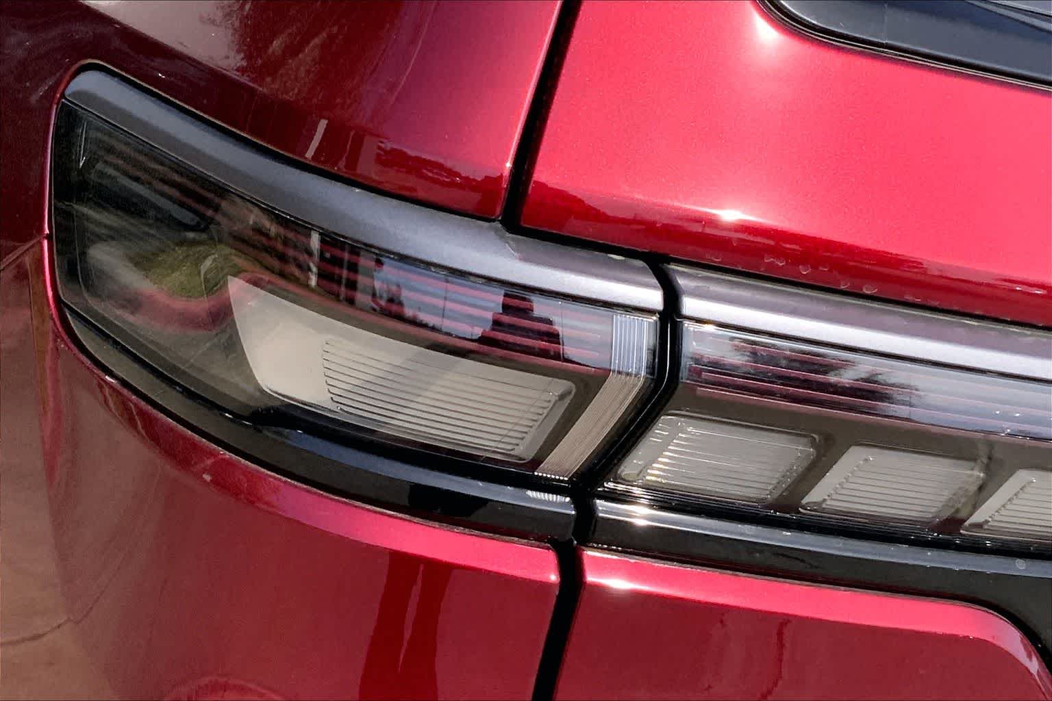 New 2026 Velvet Red Pearl-Coat Exterior Paint Jeep Limited Altitude image 14